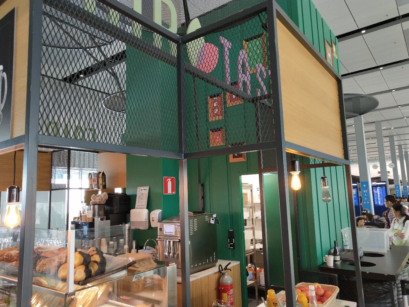 Изделия из металла для магазинов